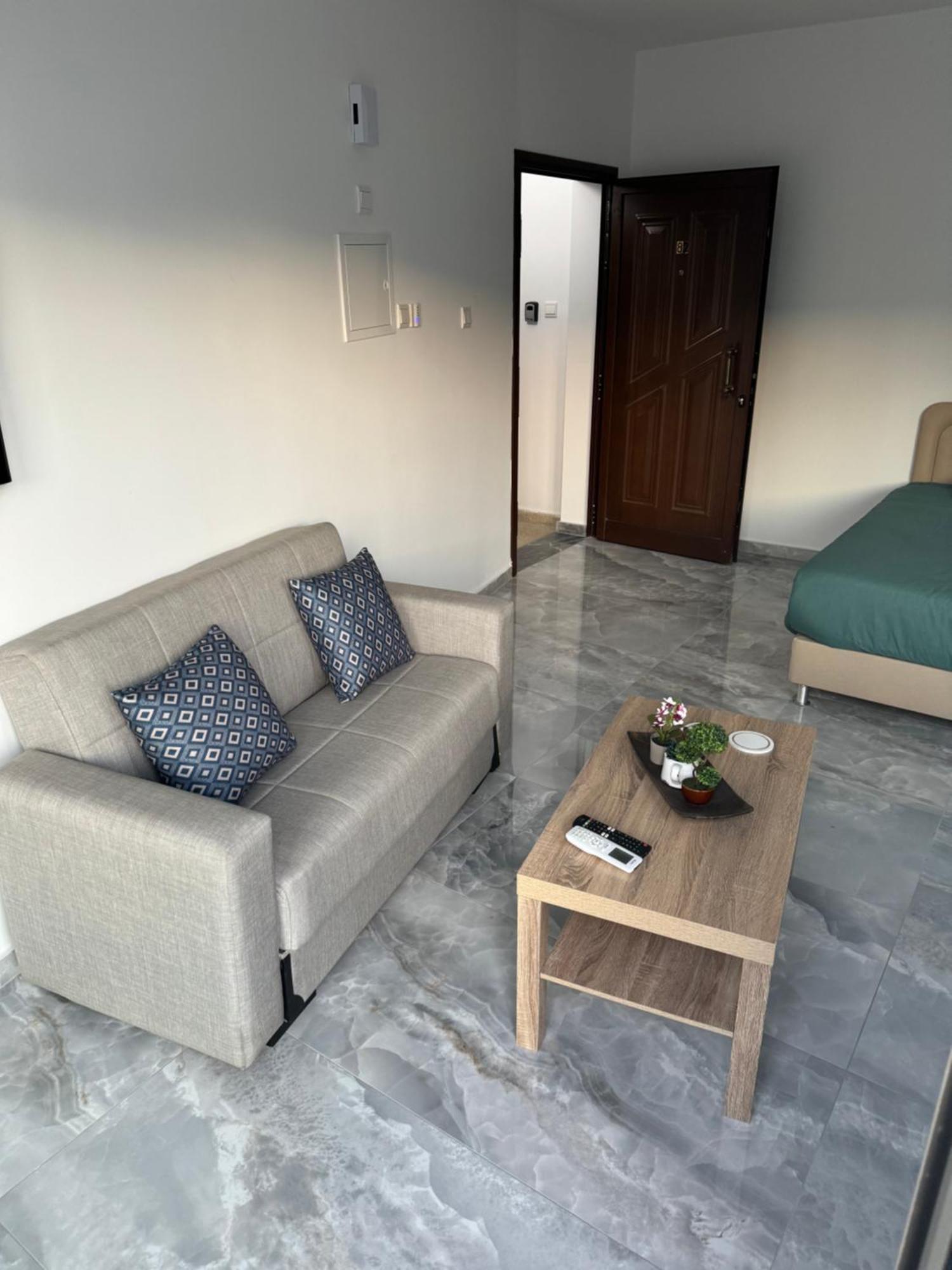Beachside Light House Kato Paphos 82 Екстериор снимка